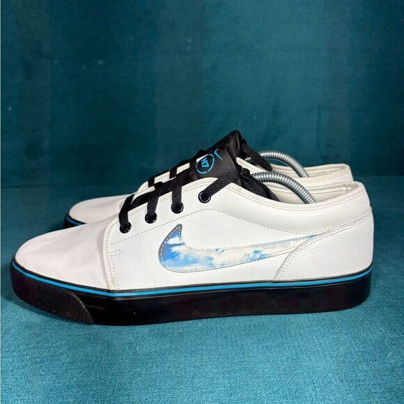 Nike TOKI N7 white shoes Men’s size 11